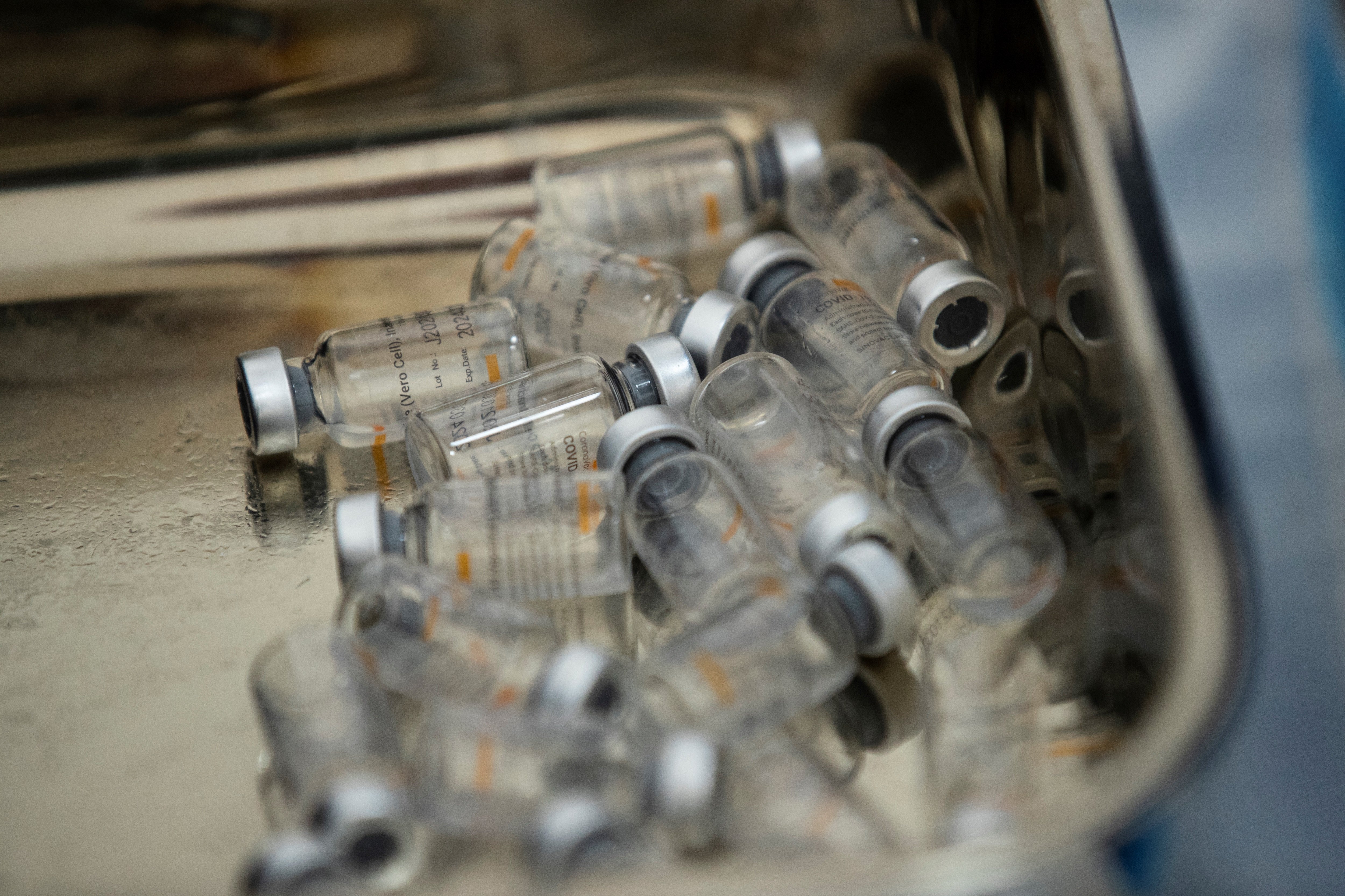 China estudia mezclar las vacunas Sinovac y Sinopharm para ganar eficacia