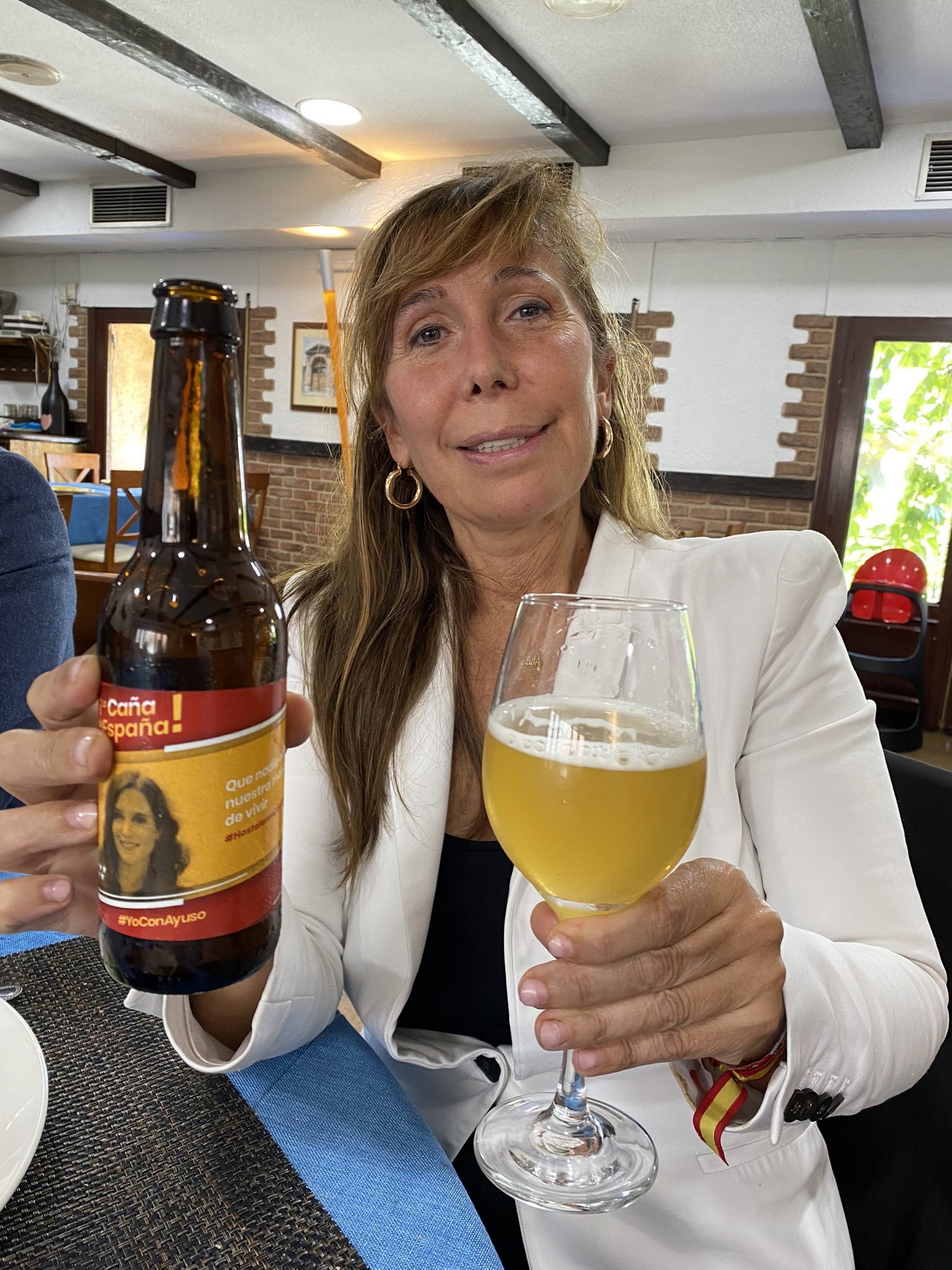 Així promociona Camacho una "cervesa excel·lent"