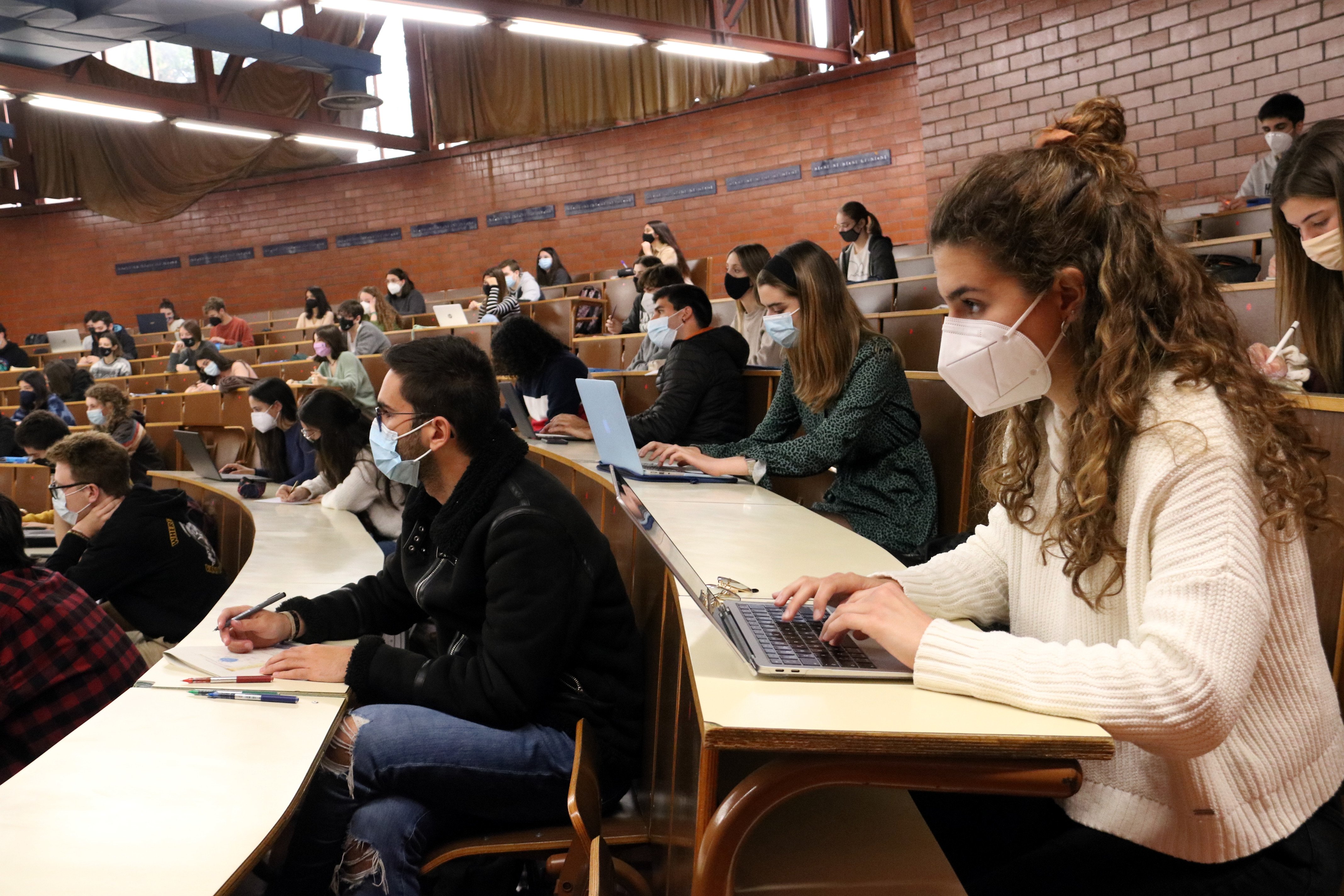 Les universitats es comprometen amb l'ús majoritari del català