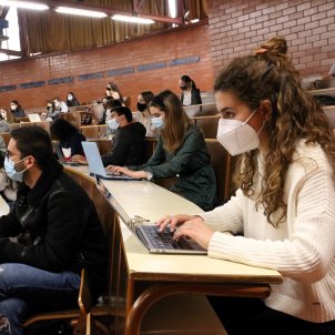 El Parlament insta al Govern a reforzar el uso del catalán en las universidades