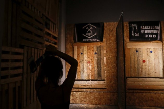 DAVID NUÑEZ tiro de hacha barcelona barcelona axe throwing