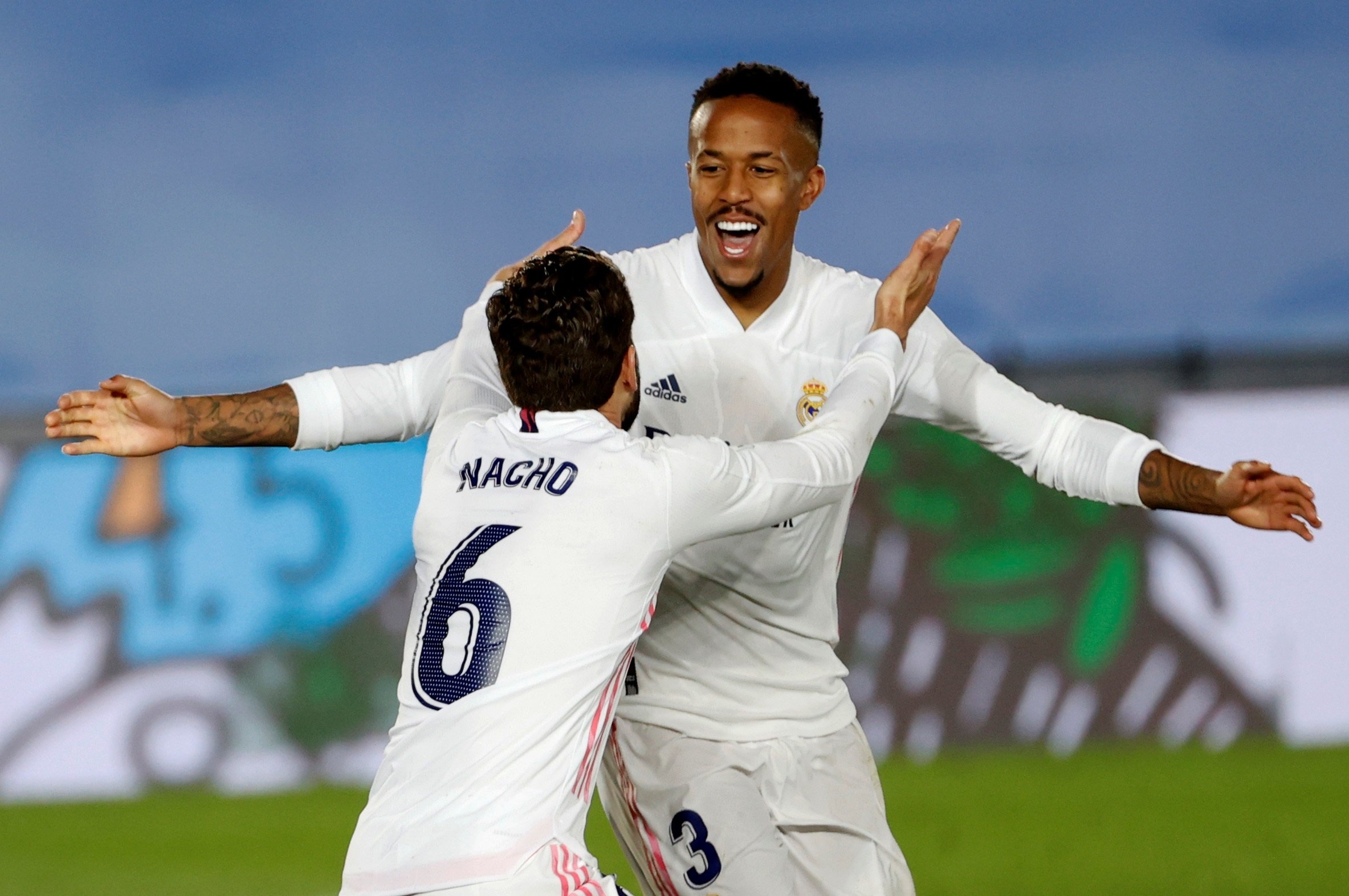 El Reial Madrid s'imposa a l'Osasuna amb la llei del mínim esforç (2-0)