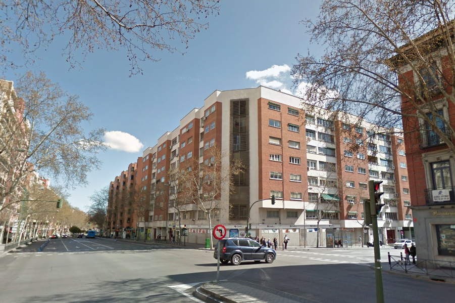 Recogen firmas para cambiar el nombre de la avenida madrileña de 'Ciudad de Barcelona'