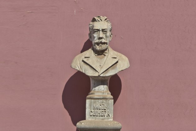 Ángel Guimerá bust Tenerife