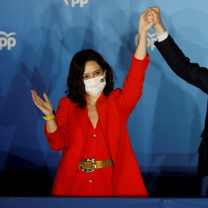 Ayuso arrasa con todo en Madrid y Sánchez se estrella