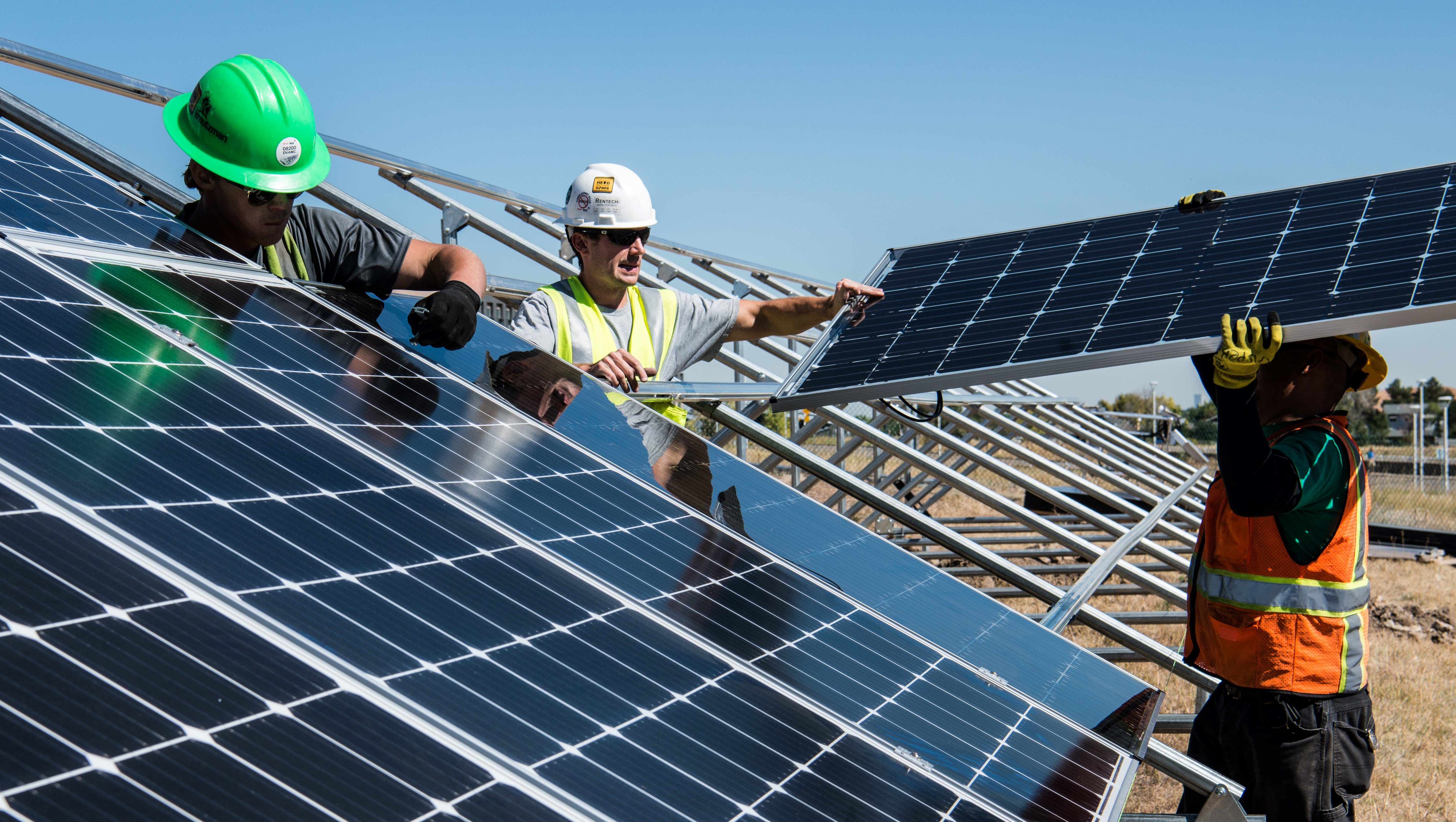 Repsol inaugura su primer complejo fotovoltaico