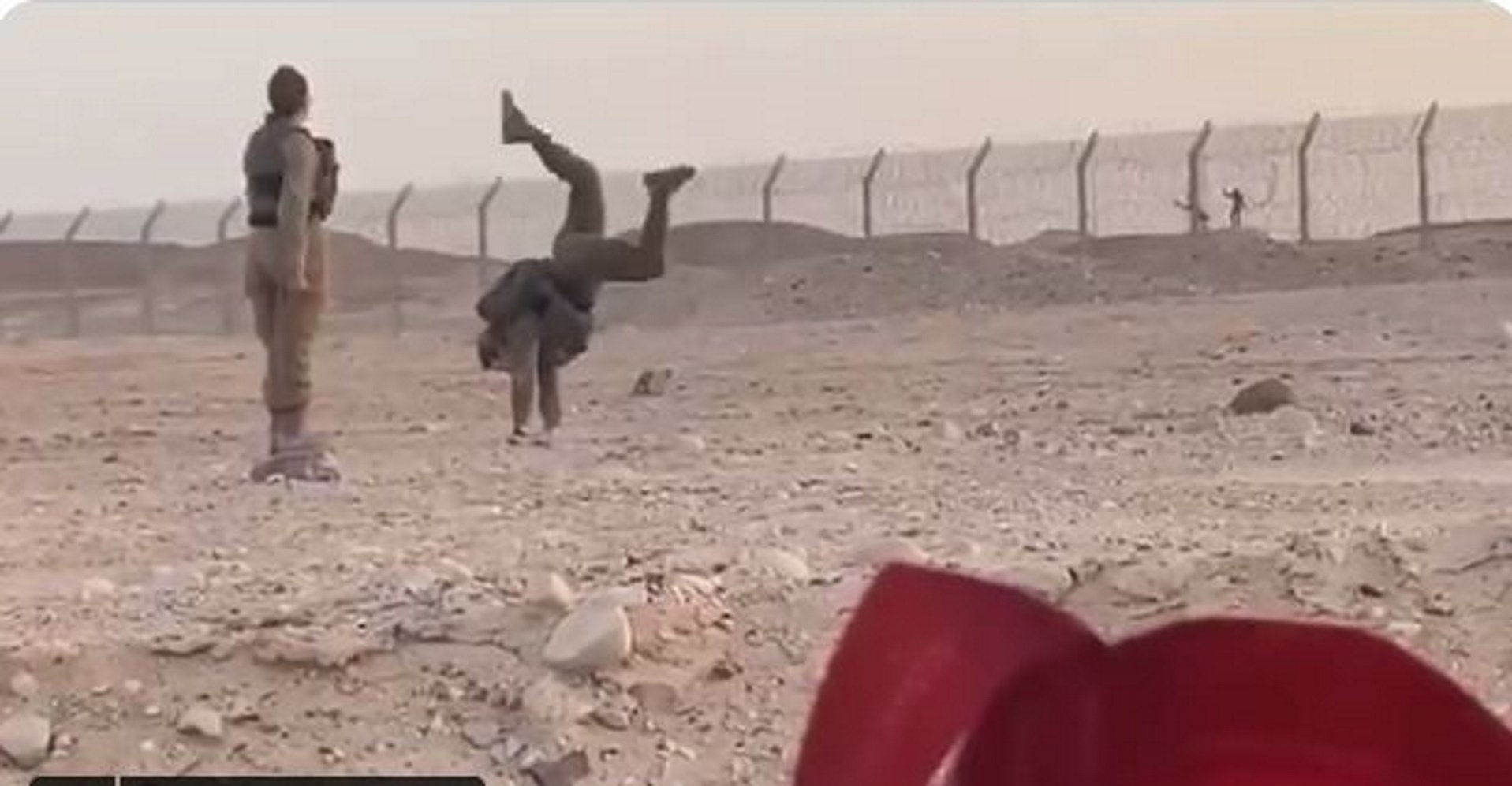 VÍDEO | El bon rotllo entre soldats israelians i egipcis a la frontera del Sinaí