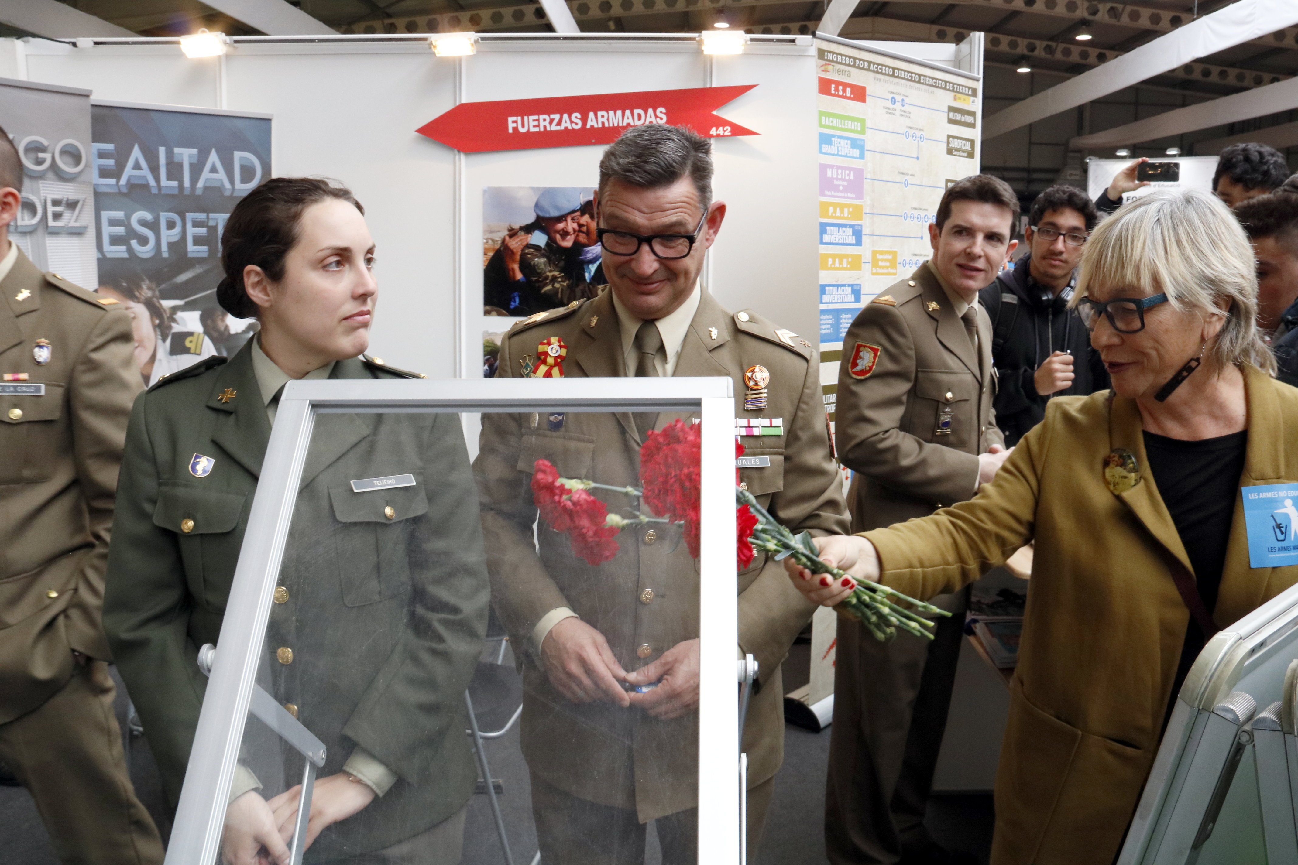 El juez deroga el veto al ejército de la feria de empleo de Lleida