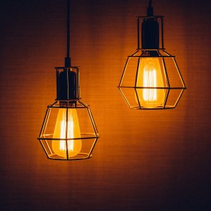bombillas luz -  xegxef / pixabay