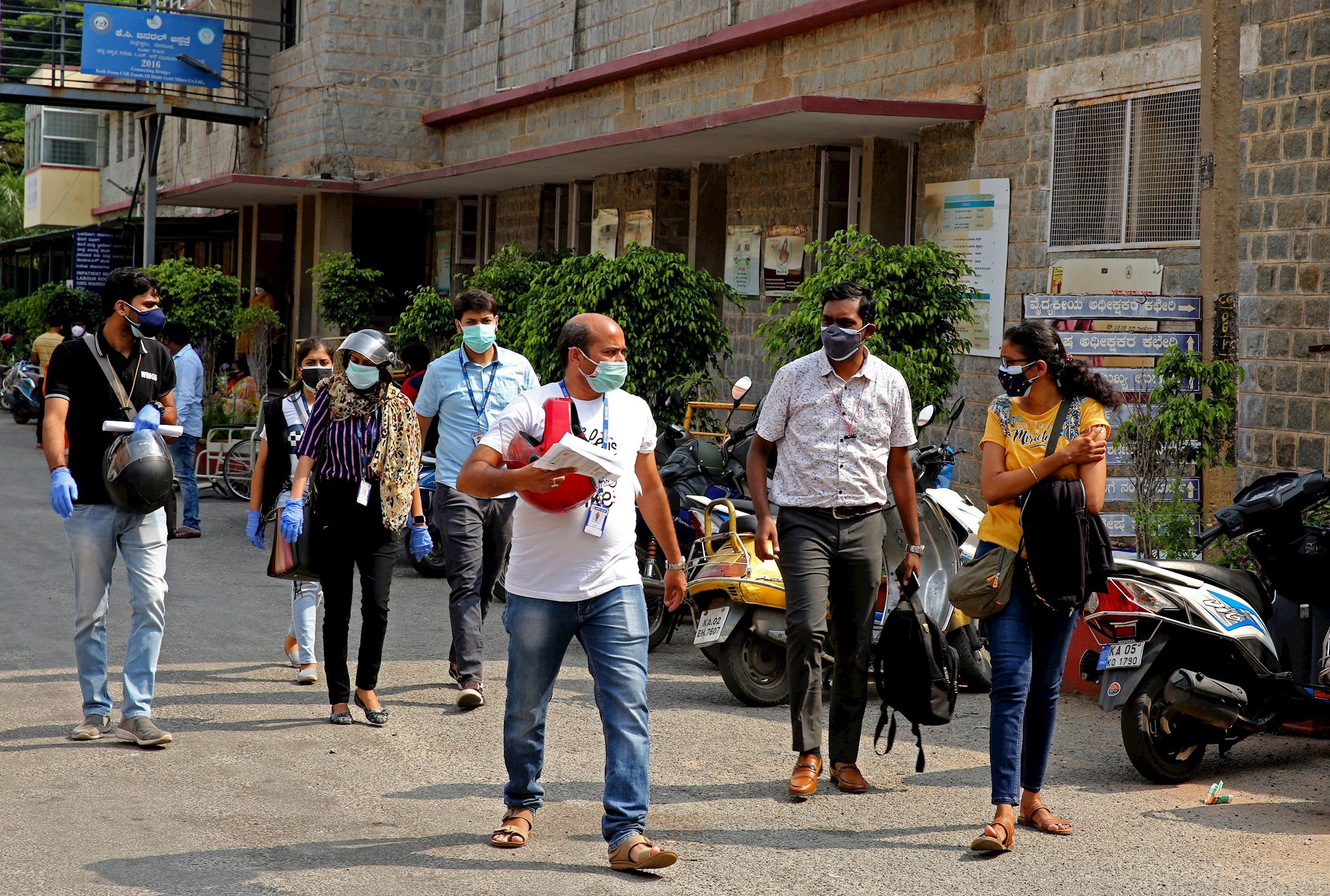 L'Índia registra un nou màxim de 414.188 casos de coronavirus en 24 h