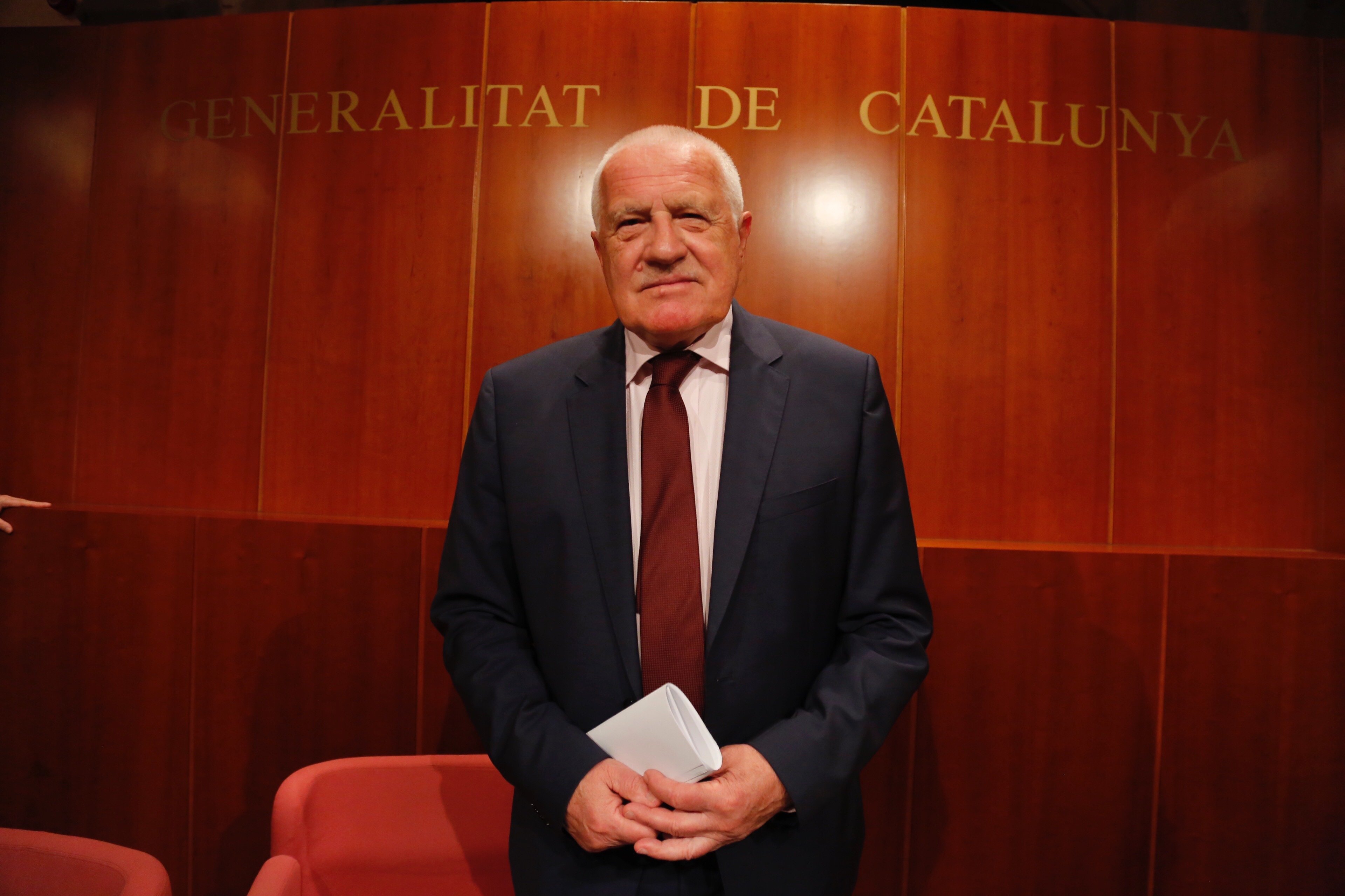 El ex primer ministro de la República Checa viaja a Catalunya para analizar el procés