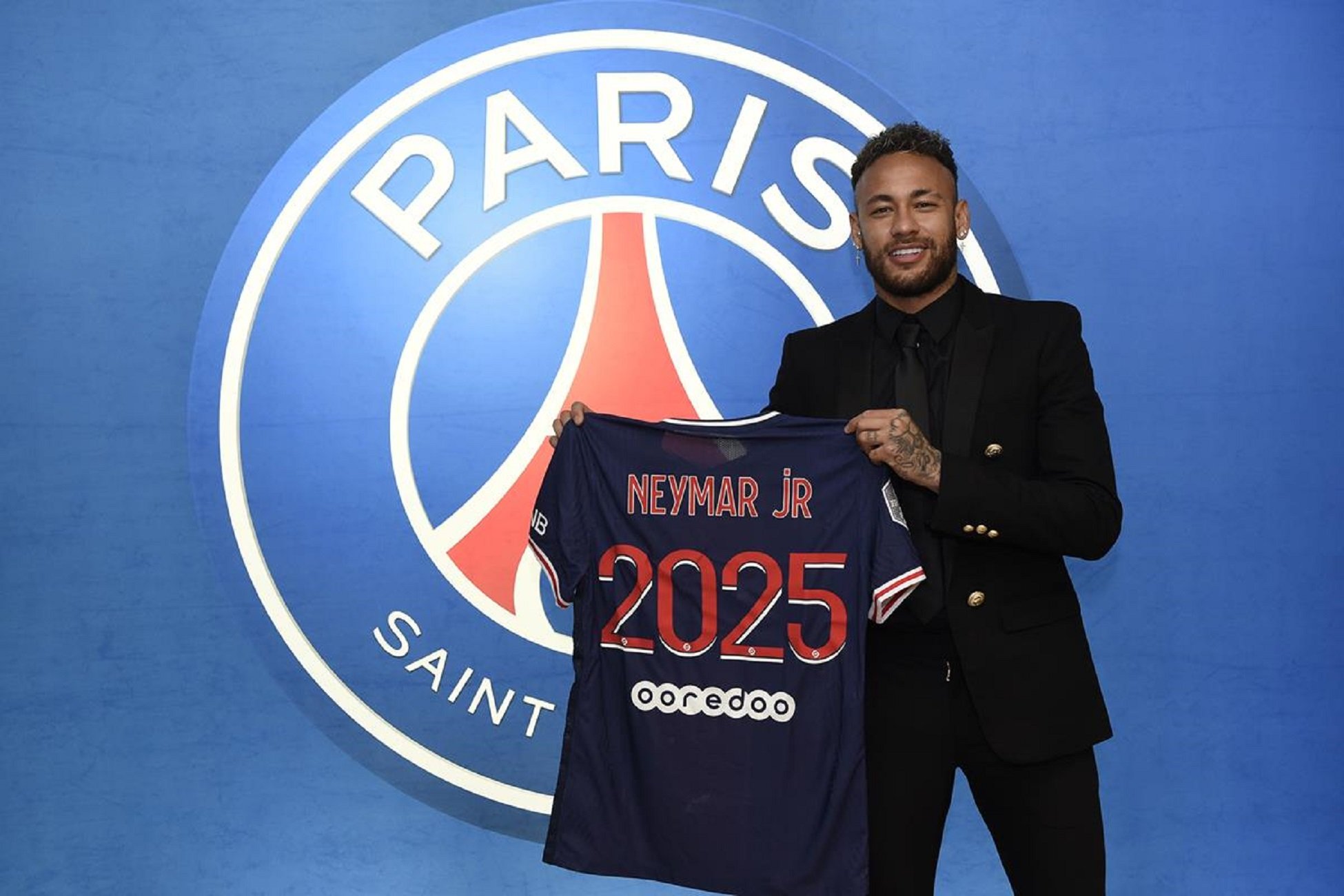 Oficial: Neymar renova amb el PSG fins al 2025 i no jugarà al Barça