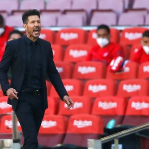 Simeone recibe el aviso del club de que hay un jugador del Real Madrid que está siendo ofrecido al Atlético
