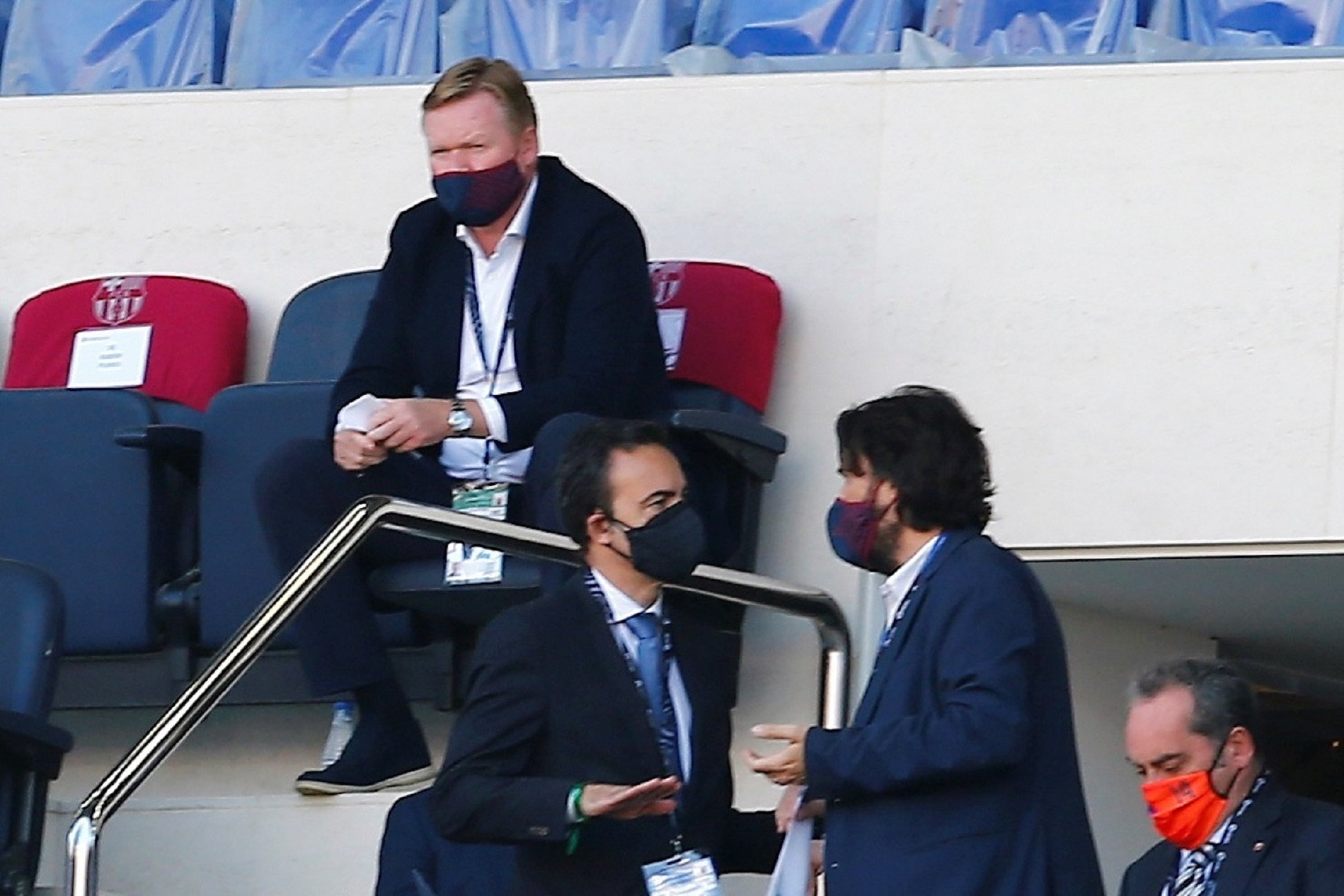 El Barça i l'Atlètic empaten; Simeone goleja Koeman El Barça i l'Atlètic empaten; Simeone goleja Koeman