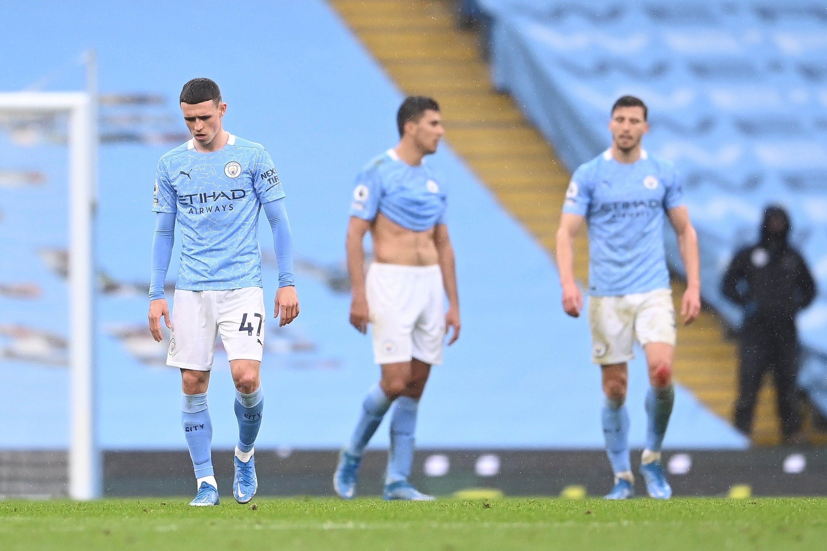 El Chelsea venç el City (1-2), que haurà d'esperar per celebrar la Premier