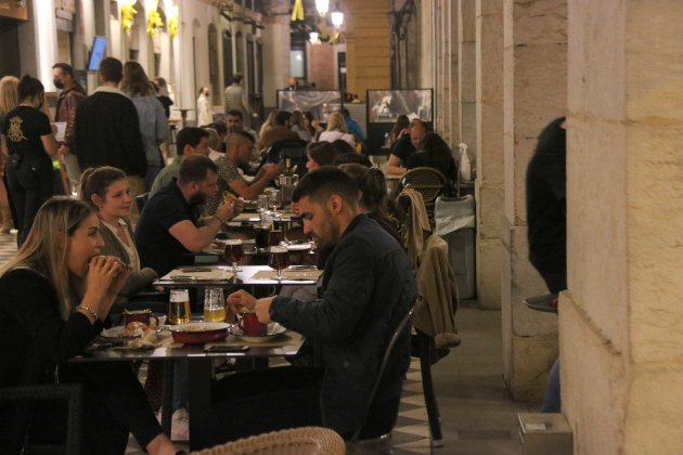 cenas Girona fin toque de queda restaurantes bares / acn