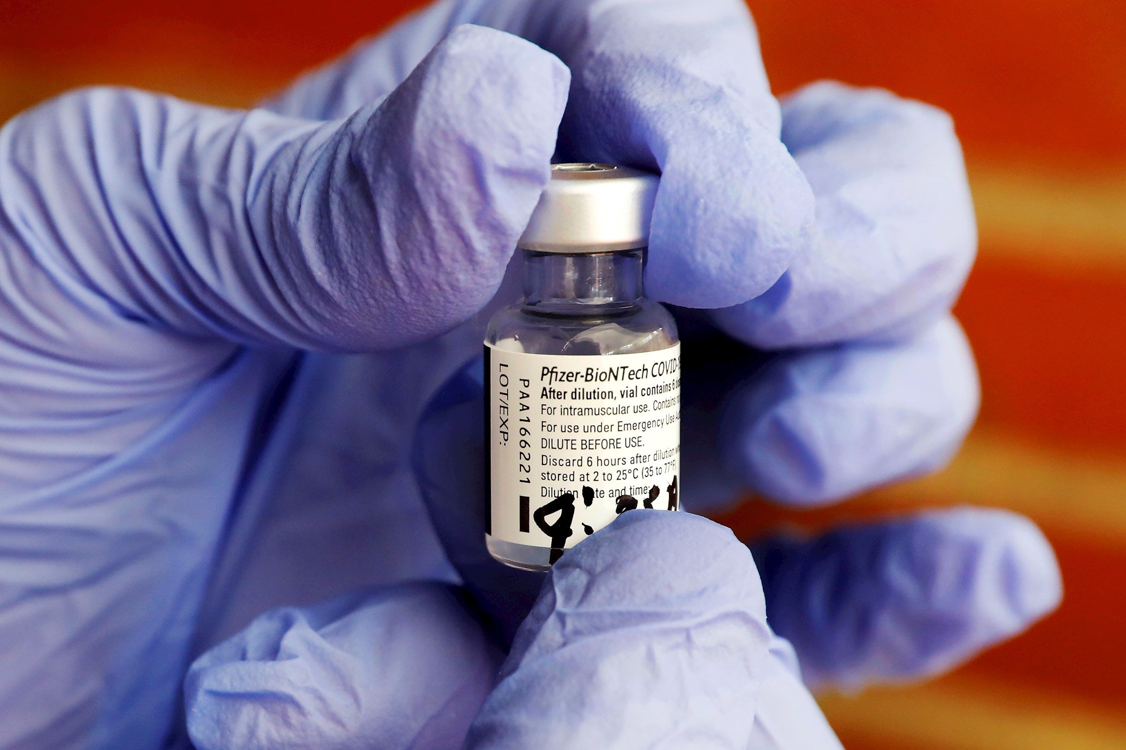 Covid | Pfizer demanarà autorització per a una tercera dosi de la vacuna