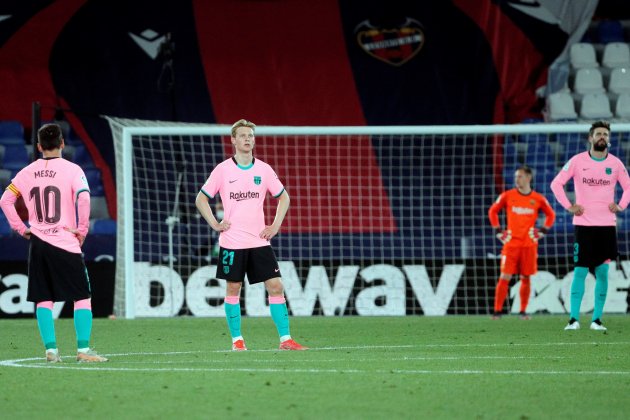 Messi De Jong Pique derrota Barca Levante EFE