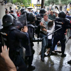 cargas policiales 1-O ACN