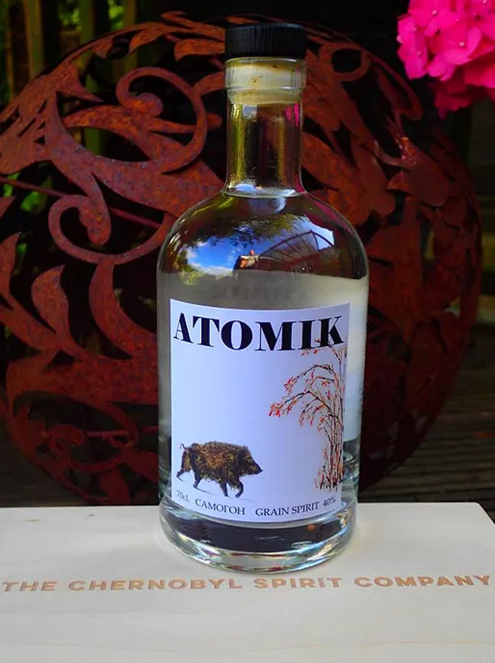 Vodka Atomik Chernobil botella