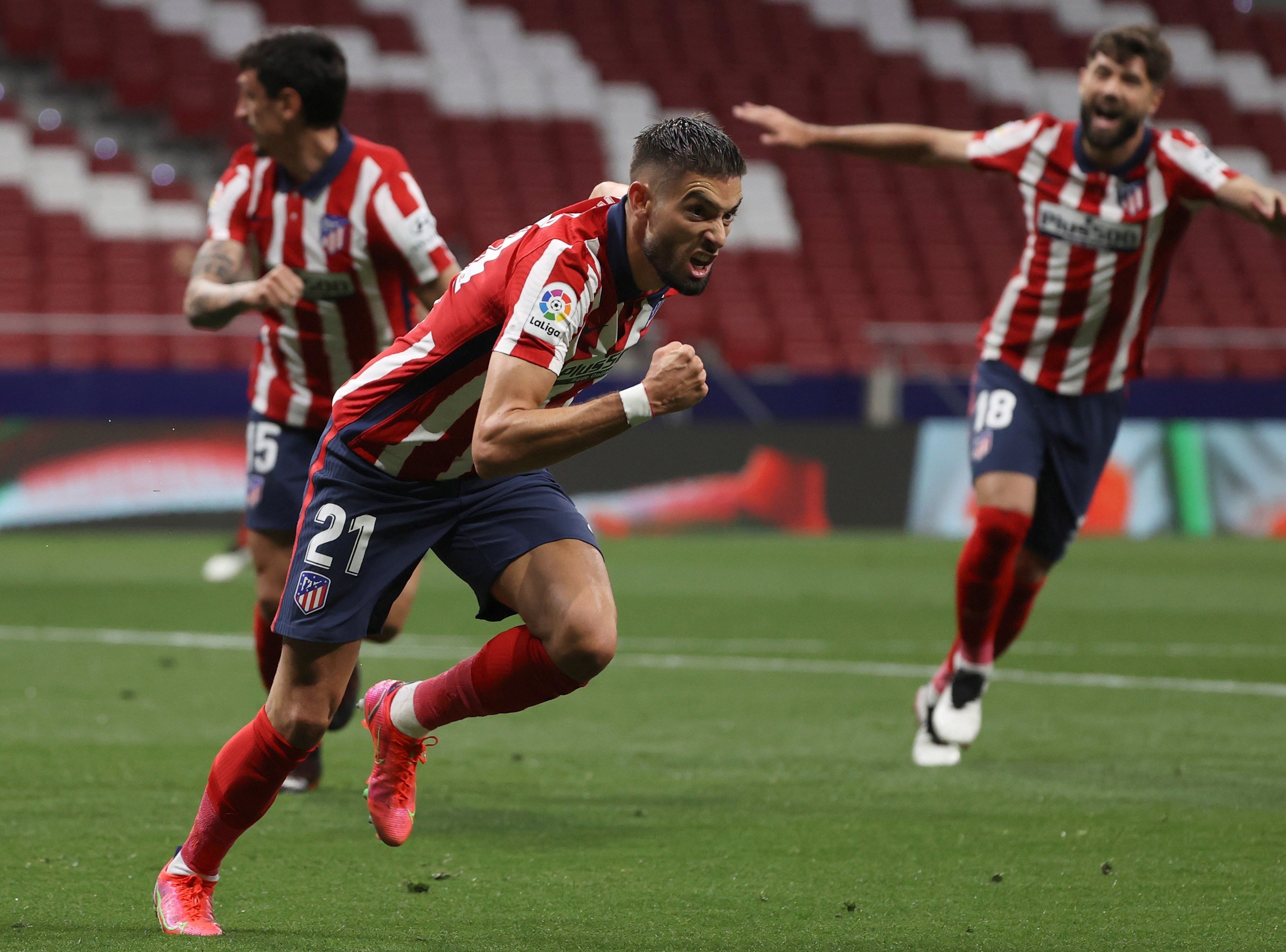 L'Atlètic de Madrid no falla i s'apropa al títol de Lliga (2-1)