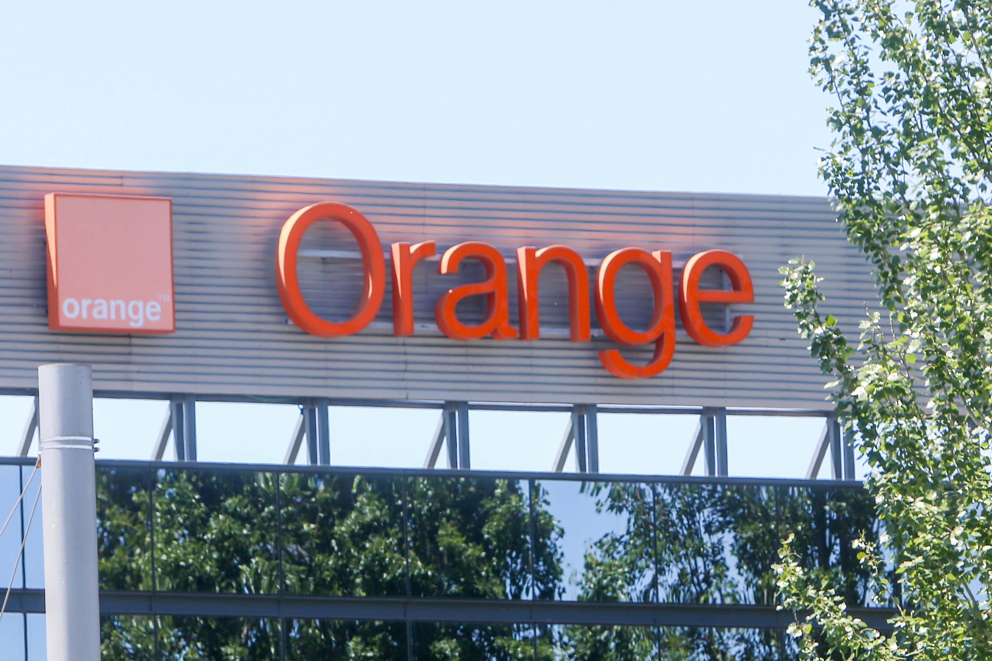 Orange anuncia un ERO per a 485 persones a Espanya