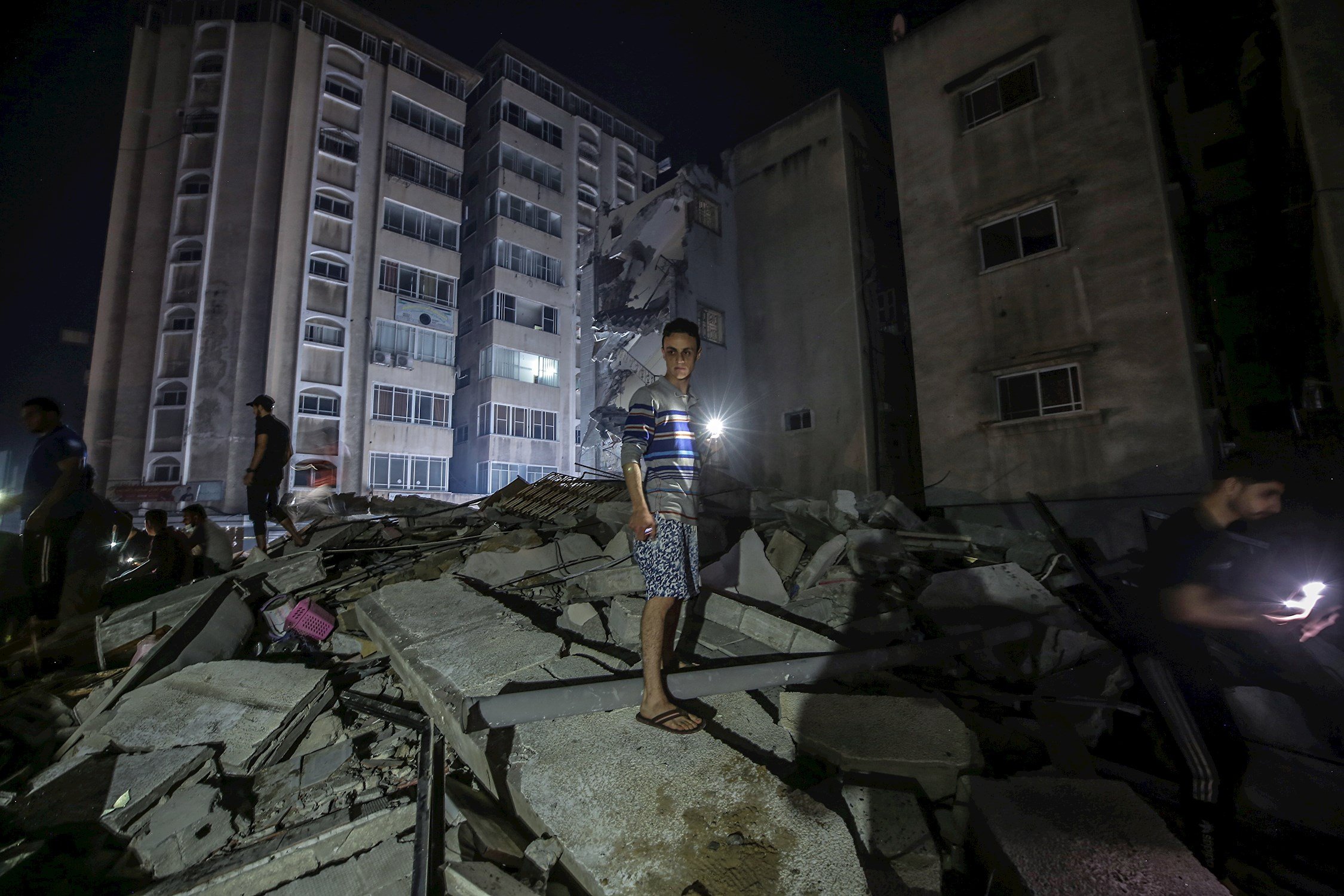 Nueva noche de bombardeos: Israel ataca la casa del jefe de Hamás en Gaza