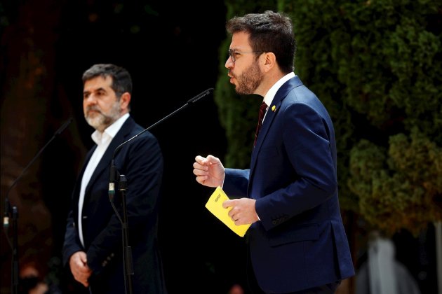 Pere Aragonès y Jordi Sànchez acuerdo investidura EFE Pere Aragonès y Jordi Sànchez acuerdo investidura EFE