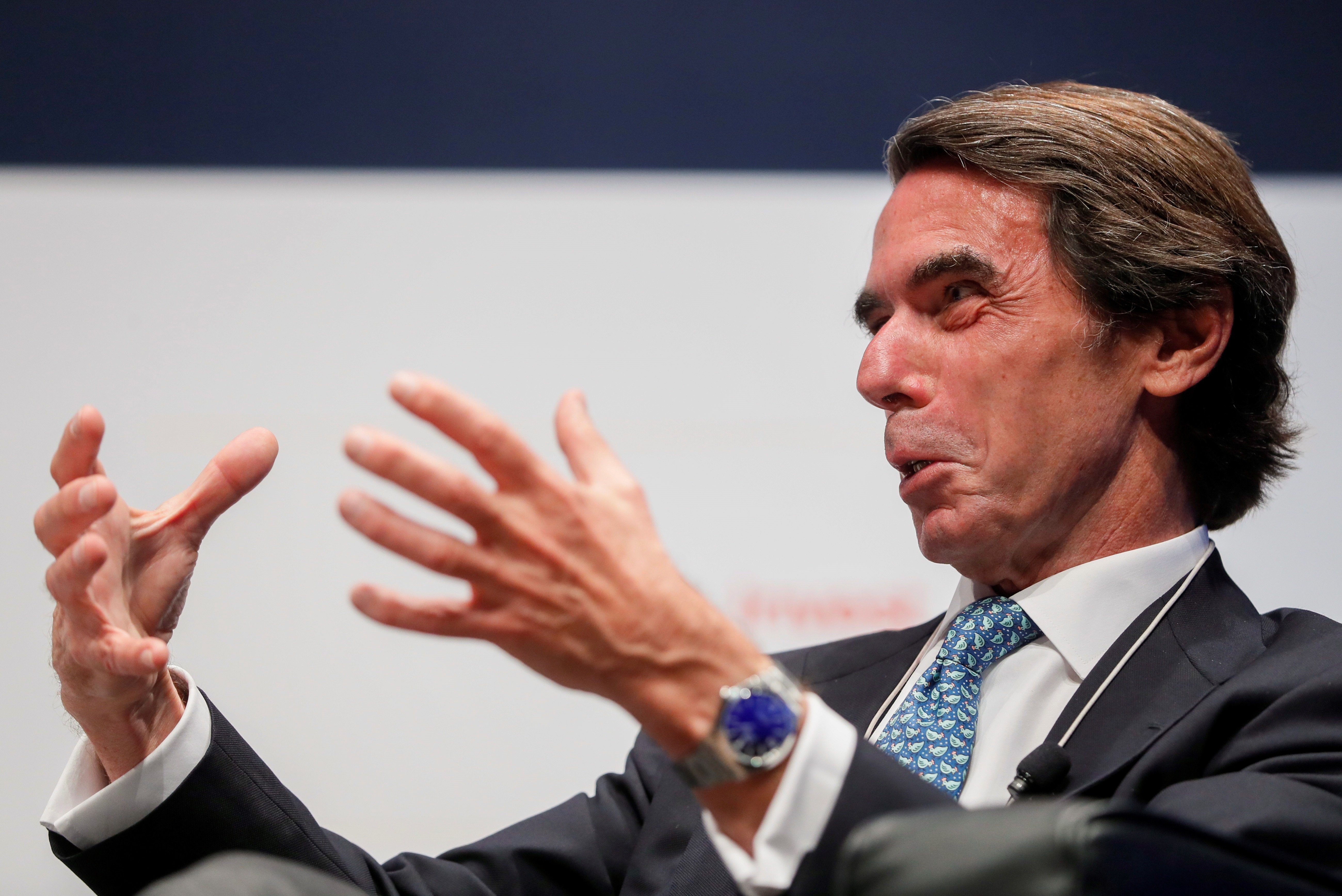 Aznar avisa de que los indultos son una invitación al "suicidio" del Estado