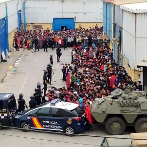 Spain militarizes Ceuta, expels thousands of migrants and promises "firmness"