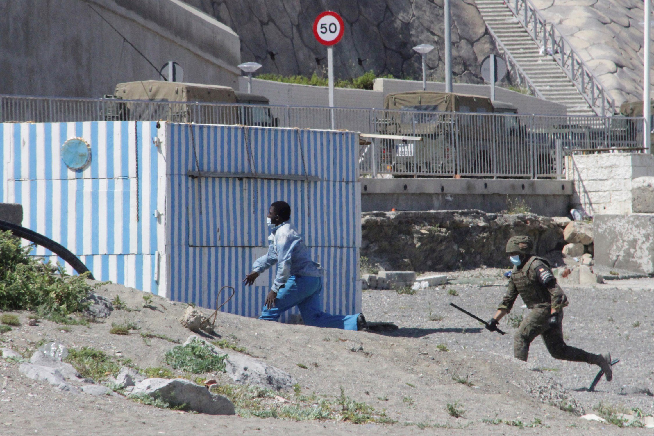 Militars defensant Ceuta, un somni humit fet realitat a les portades