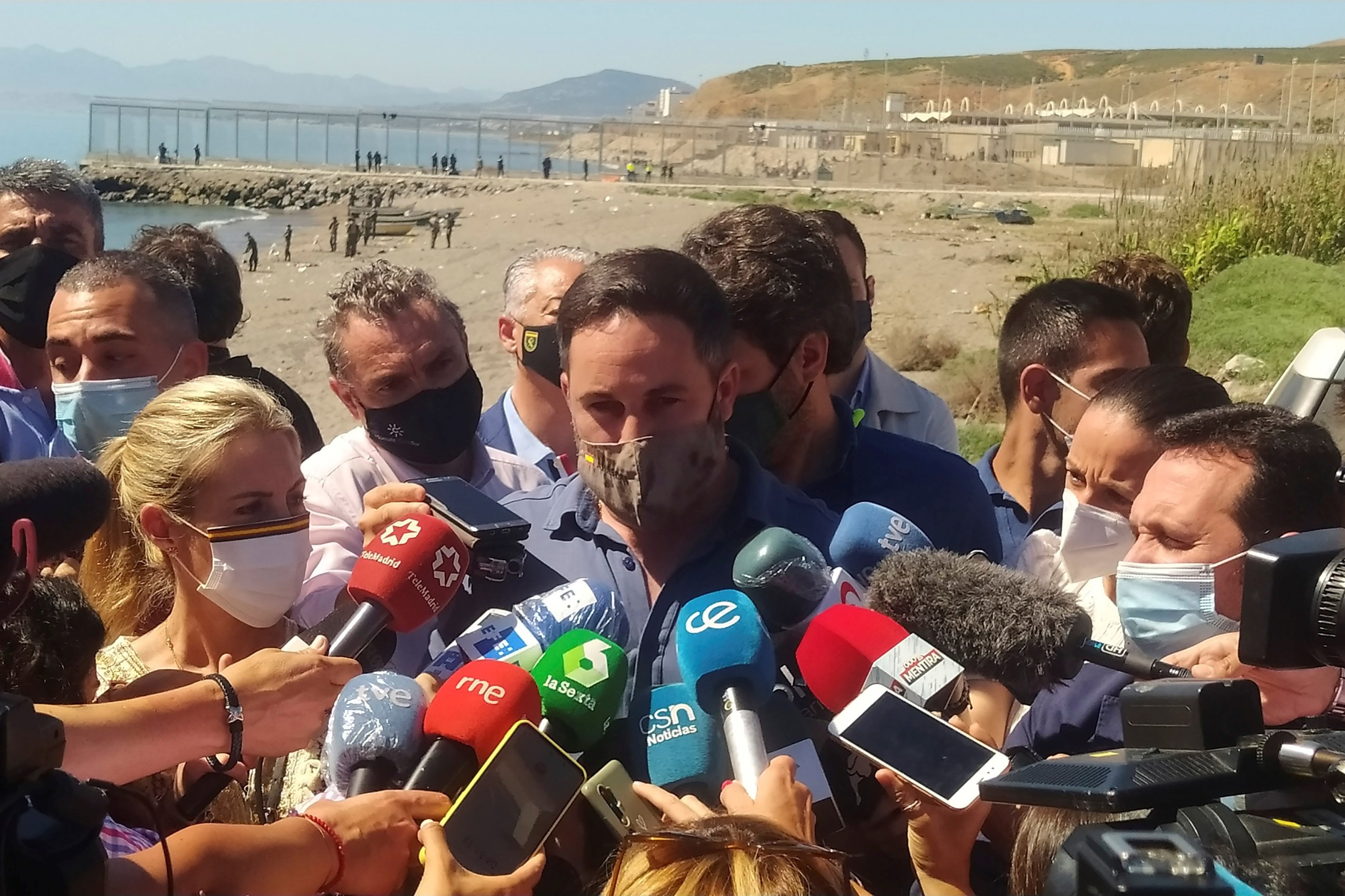 L'extrema dreta omple de benzina el polvorí de Ceuta