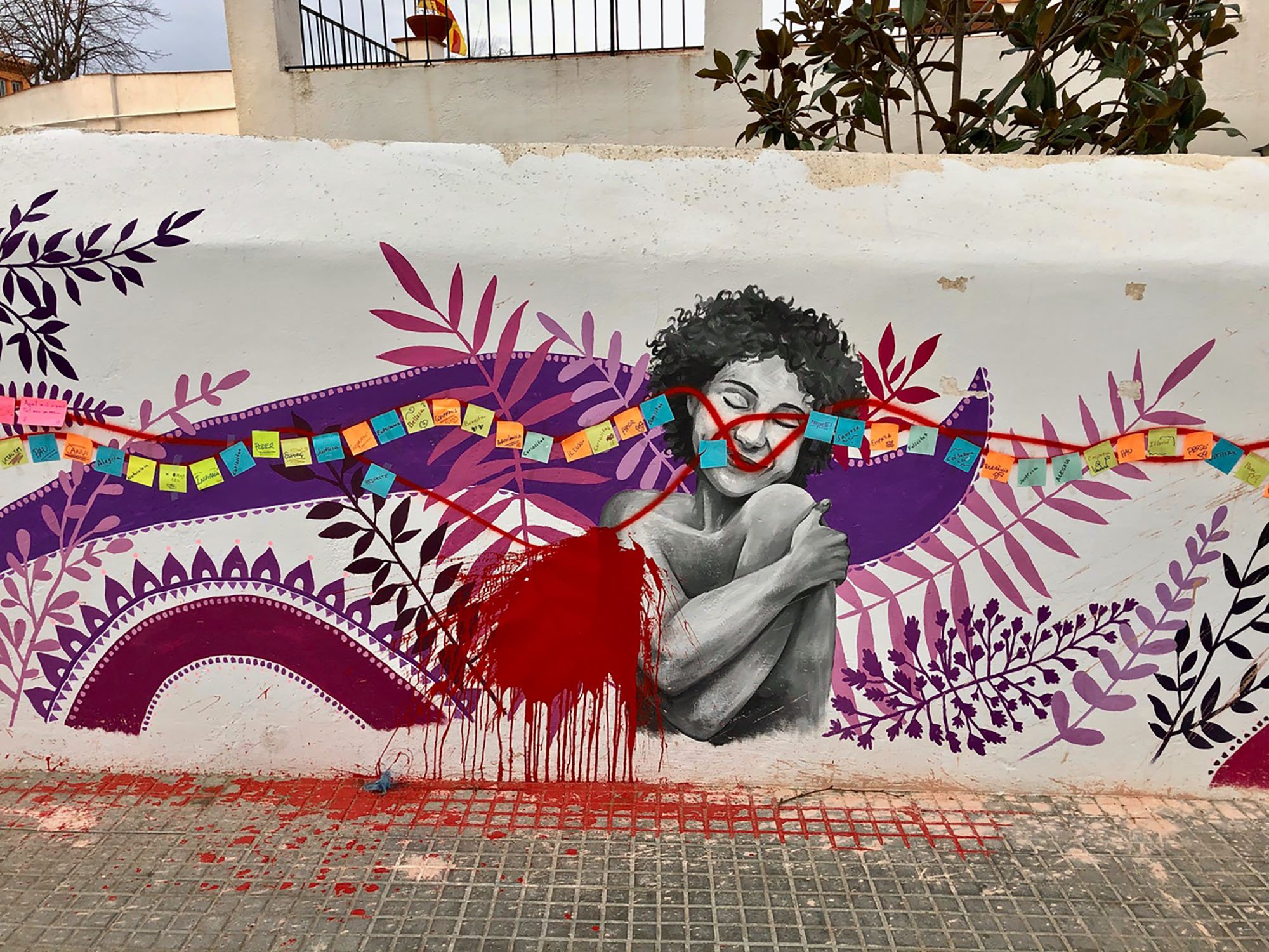 Ens volen esborrades: atacs d'odi contra un mural feminista a Vilassar de Mar