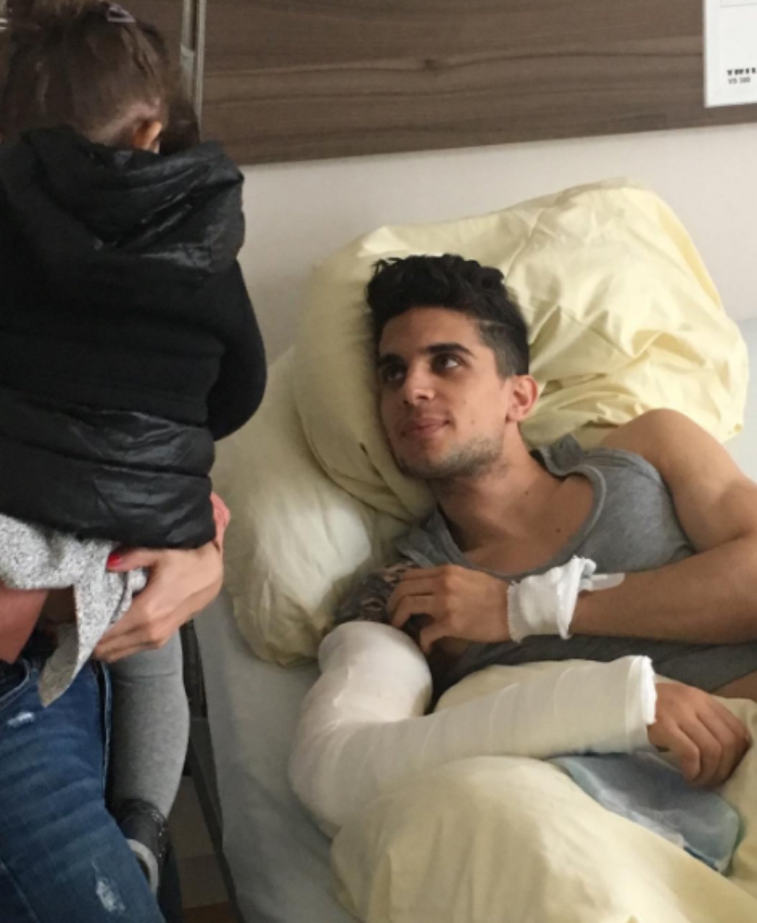 Bartra, desde el hospital: "Fueron los 15 minutos más duros de mi vida"