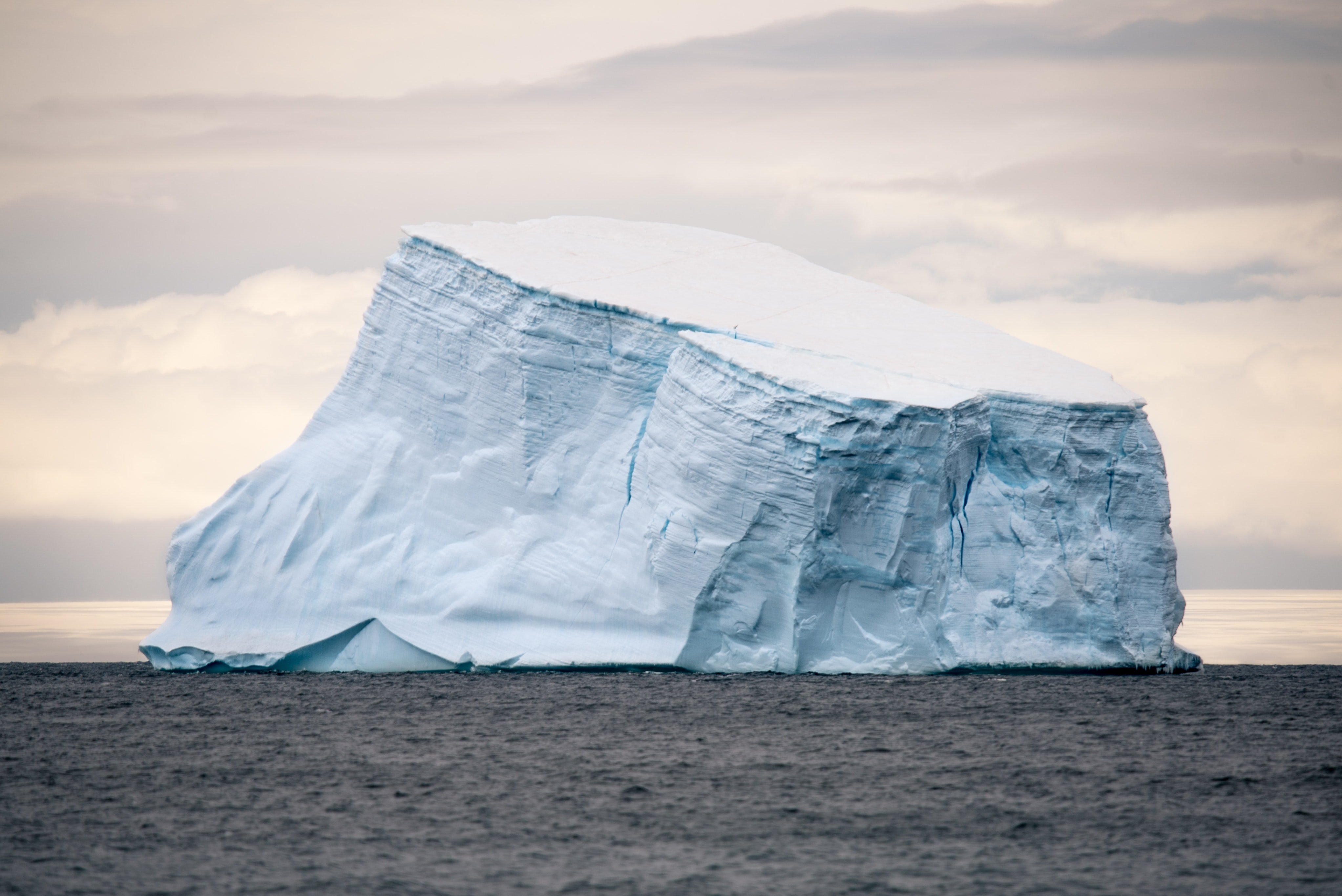 El iceberg más grande del mundo se desprende de la Antártida