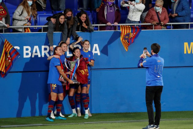 Barca femenino celebracion aficion EFE