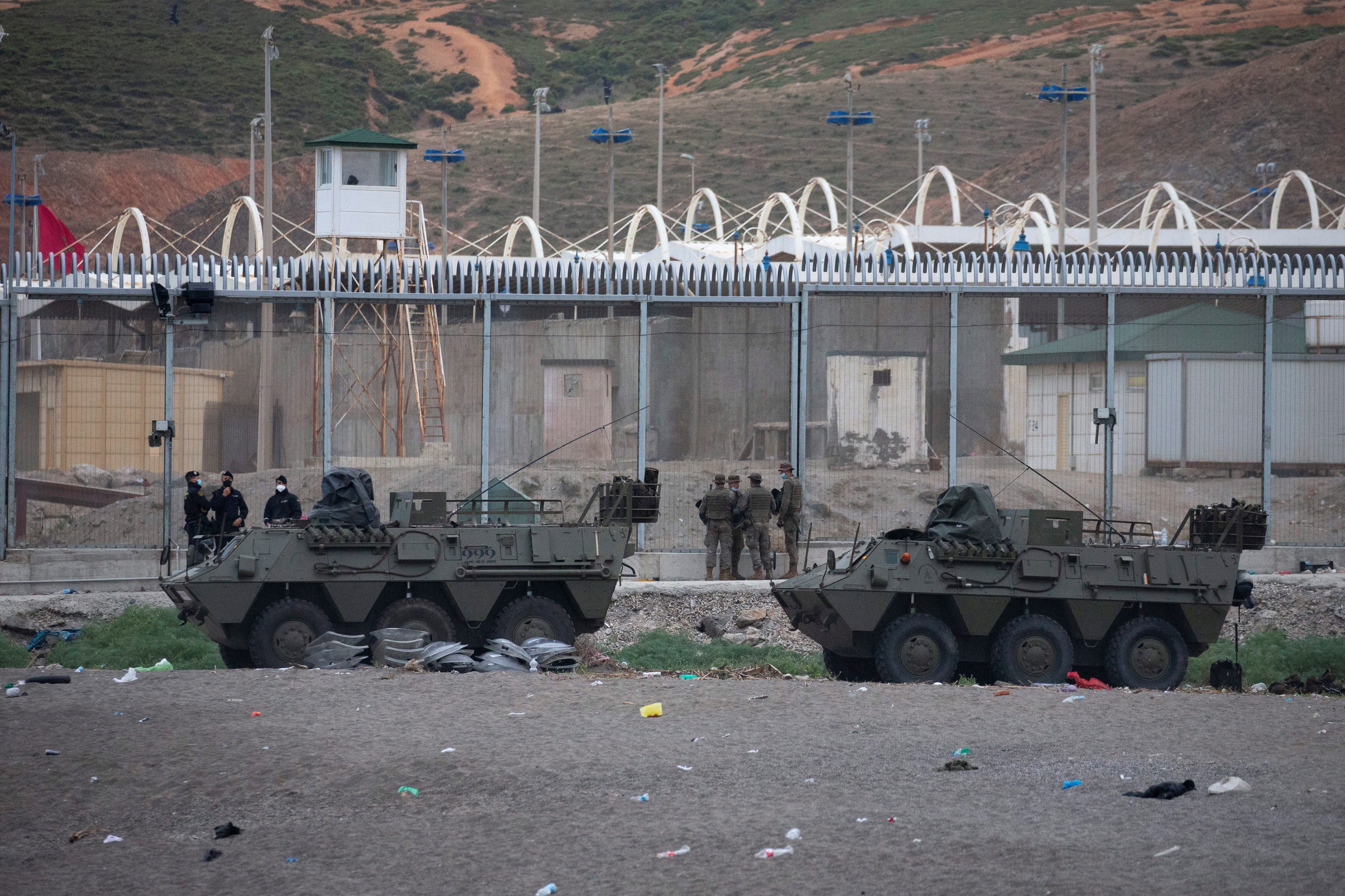 Viaje a Ceuta: vecinos y migrantes, las víctimas de una guerra de Estados