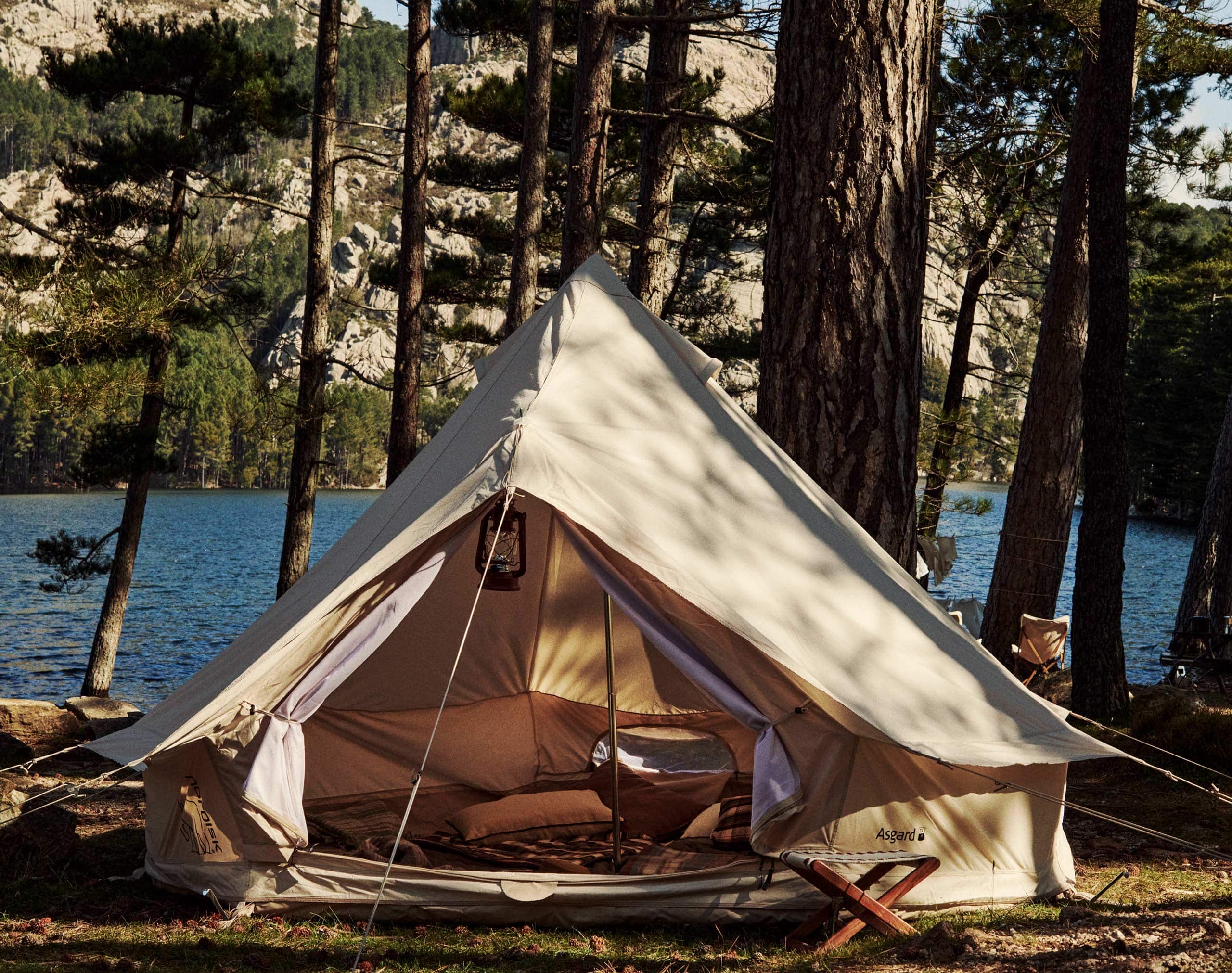 Zara Home ven la tenda de campanya ideal per sortir d'acampada aquest estiu