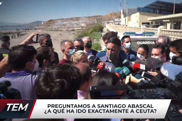 Santiago Abascal en Ceuta con los medios Cuatro