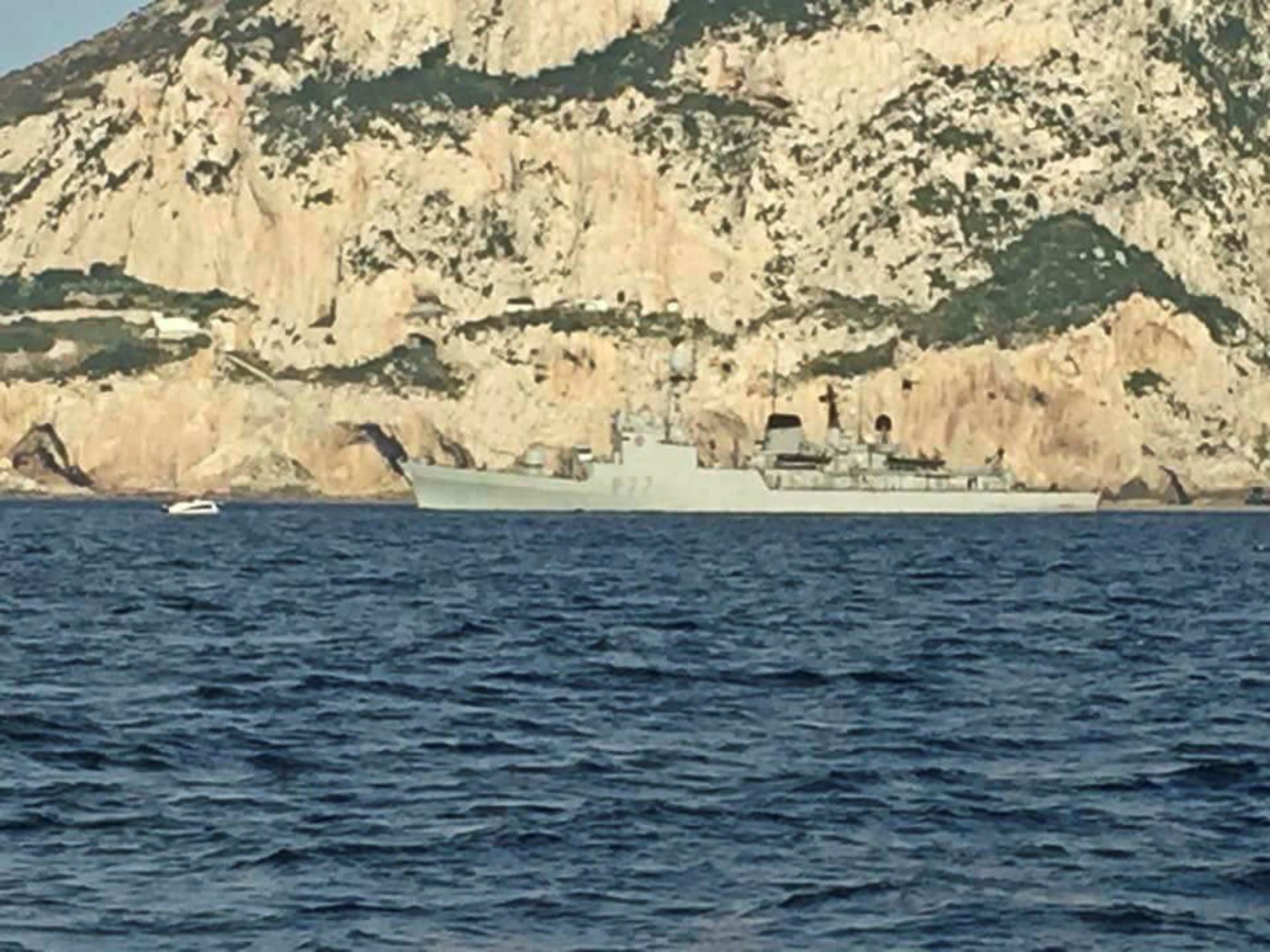 Gibraltar expulsa de nuevo una patrullera española