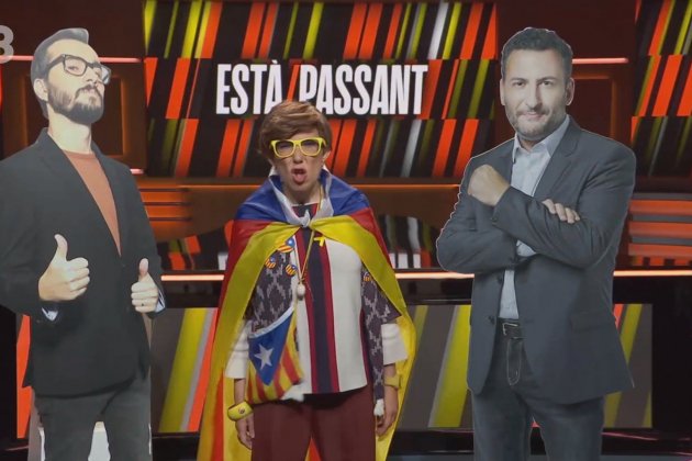 Toni Soler i Jair Domínguez de cartón Està Passant TV3