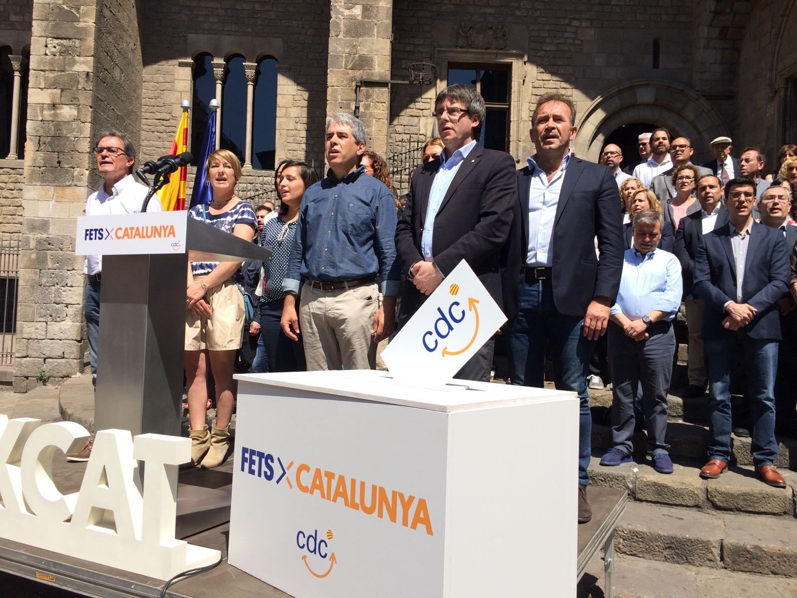 Mas insta la CUP a "demostrar que és una mica més de fiar que PP i Rajoy"