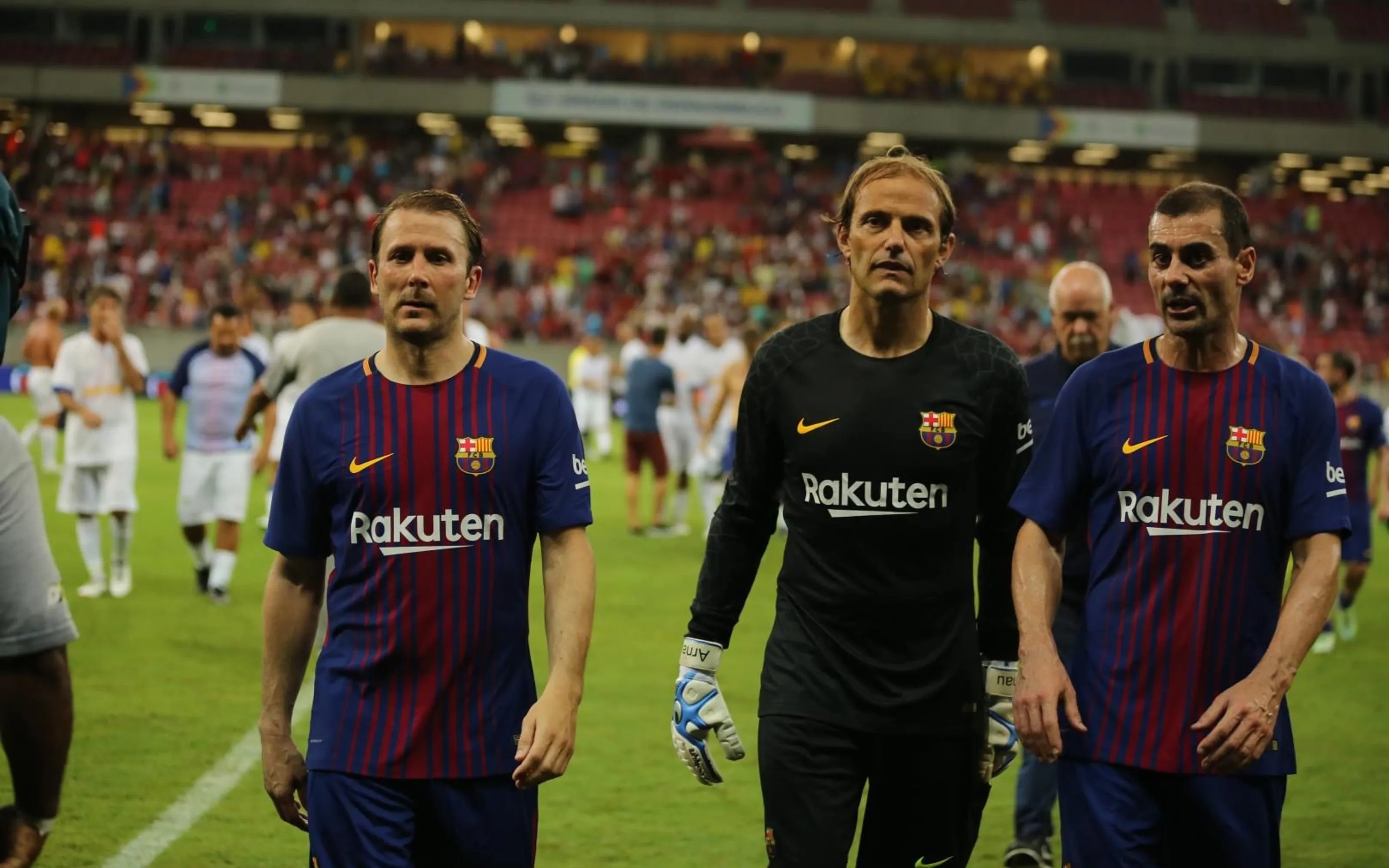 El Barça homenatja Francesc Arnau davant l'Eibar després de la seva mort