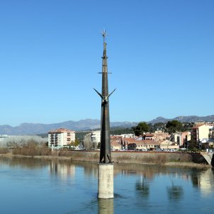 La justicia para los trabajos para retirar el monumento franquista de Tortosa