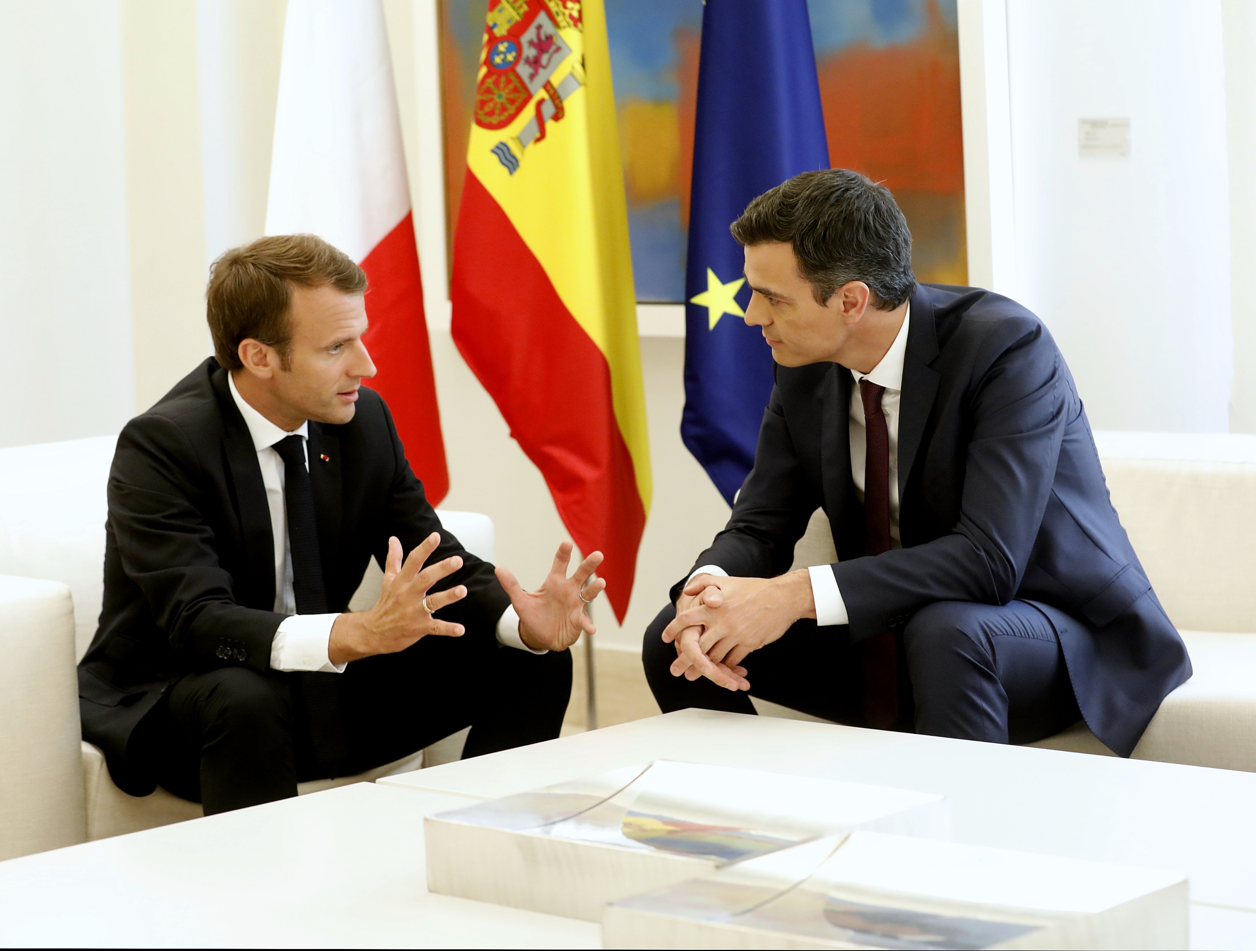 Sánchez y Macron se reunirán en Barcelona por la cumbre hispano-francesa el 19 de enero