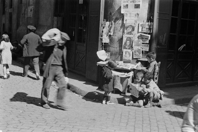 09.Carrer sin identificar. 13 d abril de 1934. AFB. Margaret Michaelis