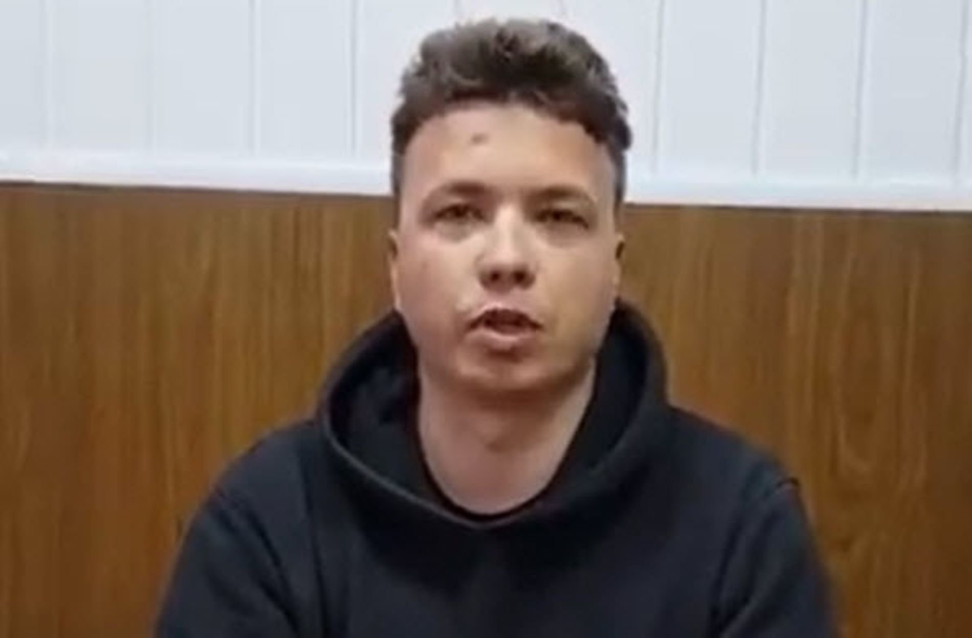 El vídeo del periodista bielorruso Roman Protasevich difundido desde la prisión
