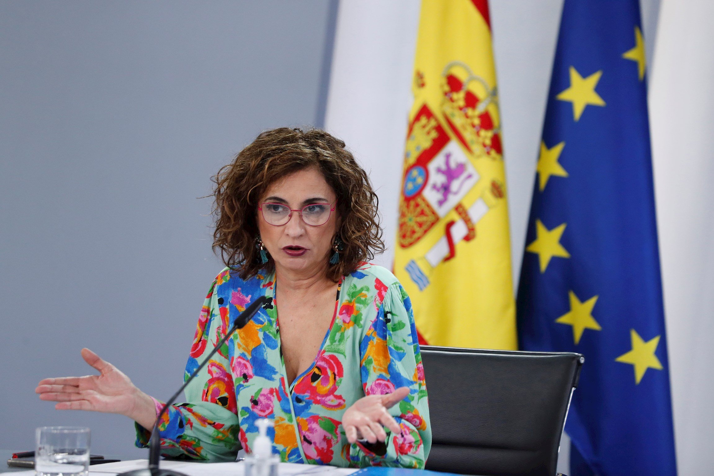 El govern espanyol aprova la rebaixa temporal de l'IVA de la llum del 21 al 10%