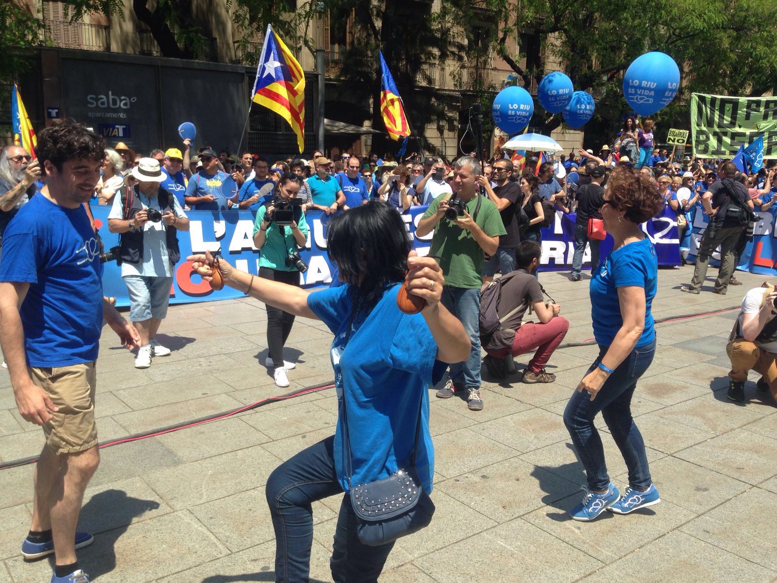 Vídeo: La #riuada5J llega a Barcelona