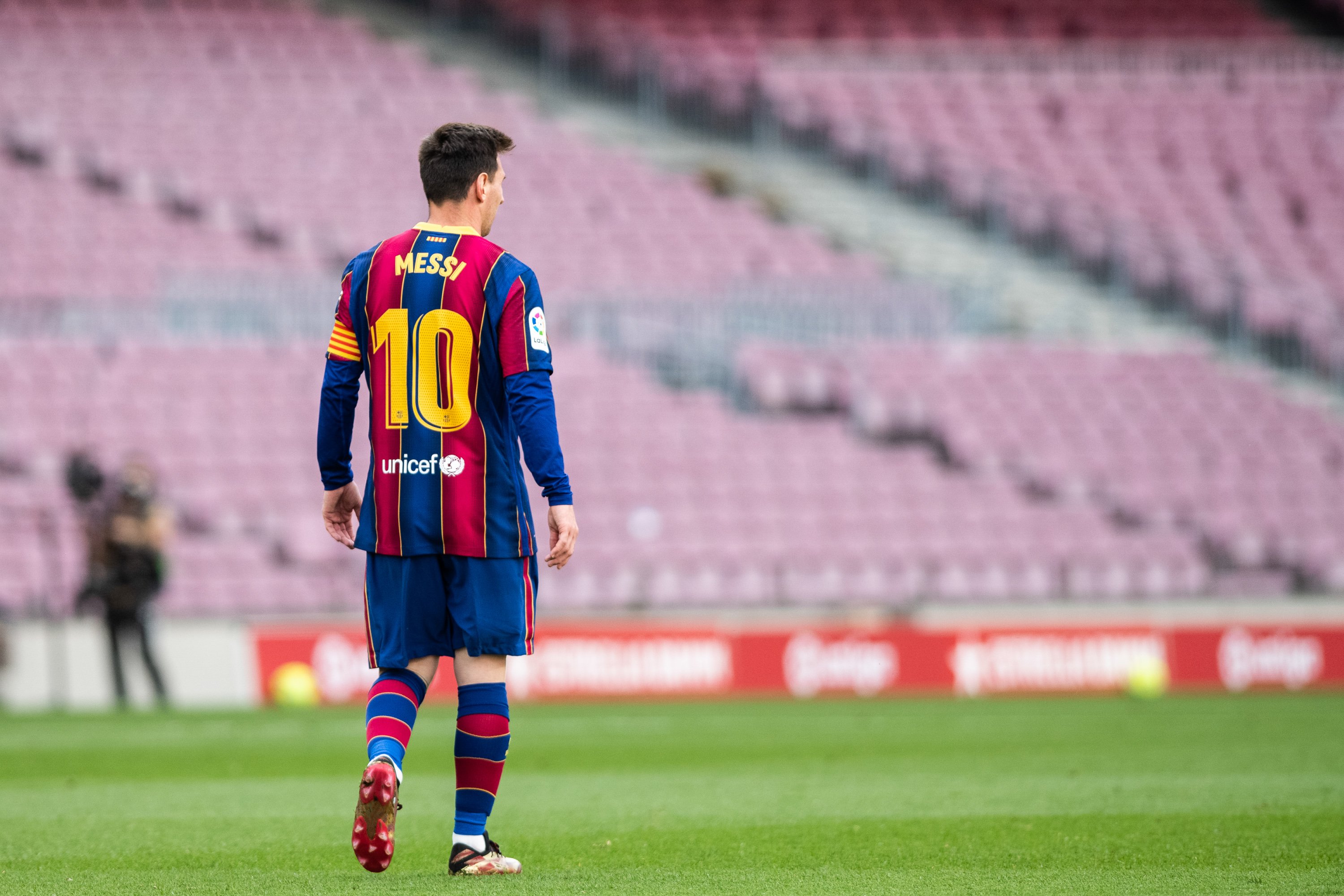 Messi no el volia a l'11 titular perquè el Barça jugava amb 10, però Xavi Hernández el continua posant